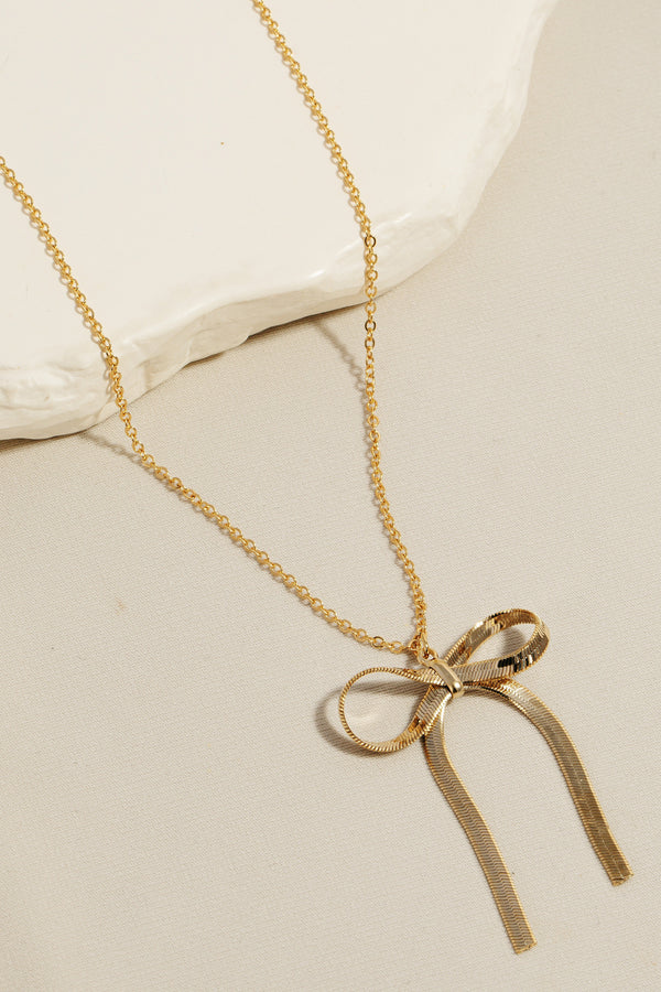 Herringbone Ribbon Bow Pendant Necklace in Gold