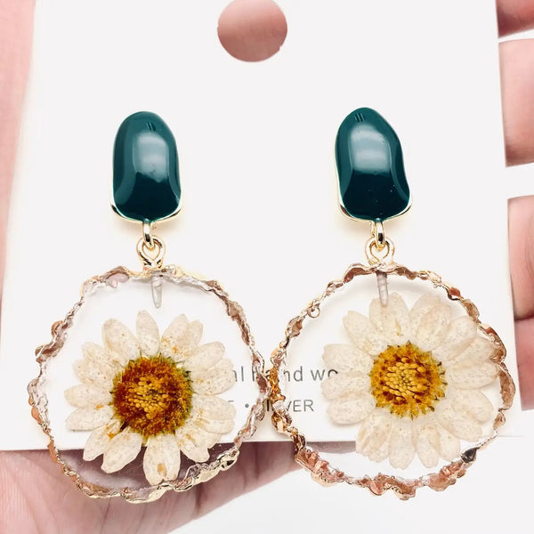Eternal Flower Daisy Dried Flower Earrings