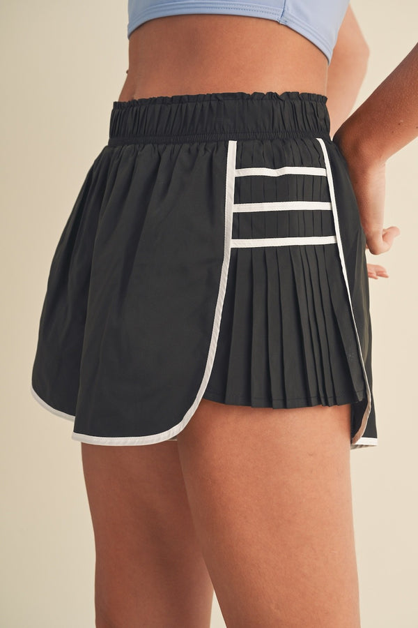 On Point Pleated Shorts (Black)