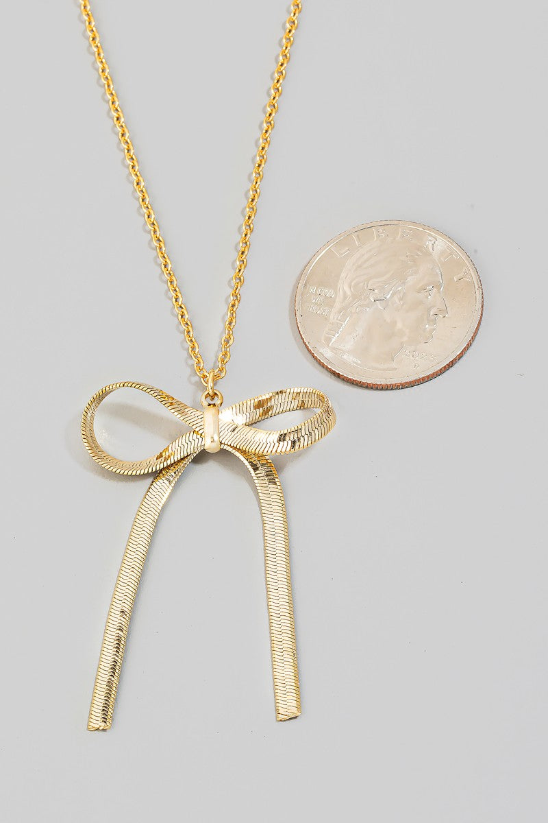 Herringbone Ribbon Bow Pendant Necklace in Gold