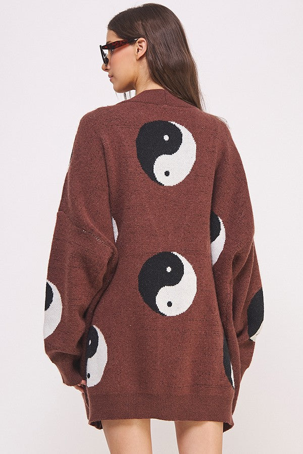 OVER SIZED YIN YANG CARDIGAN in Brown