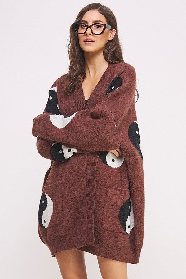 OVER SIZED YIN YANG CARDIGAN in Brown