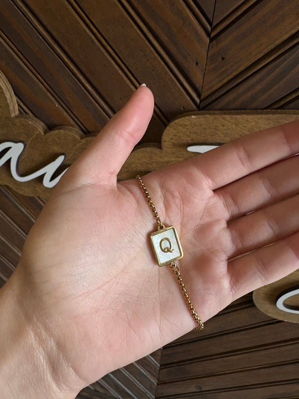 Q Initial Gold Bracelet