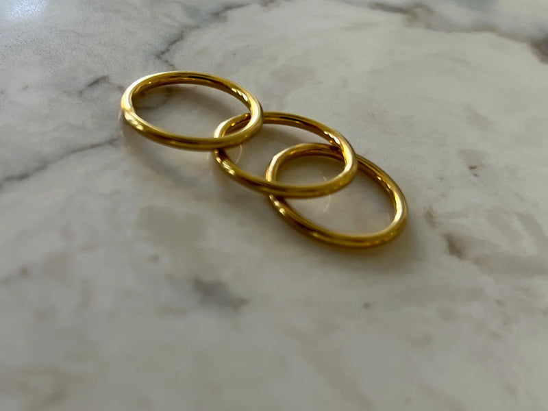 Dainty Gold Ring (SIZE 6.5)