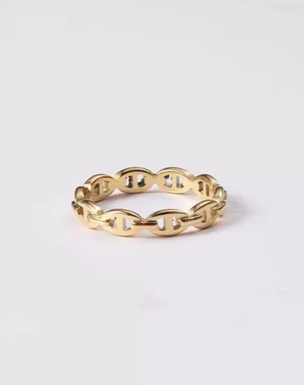 Gold Small Shell Ring (SIZE 6)