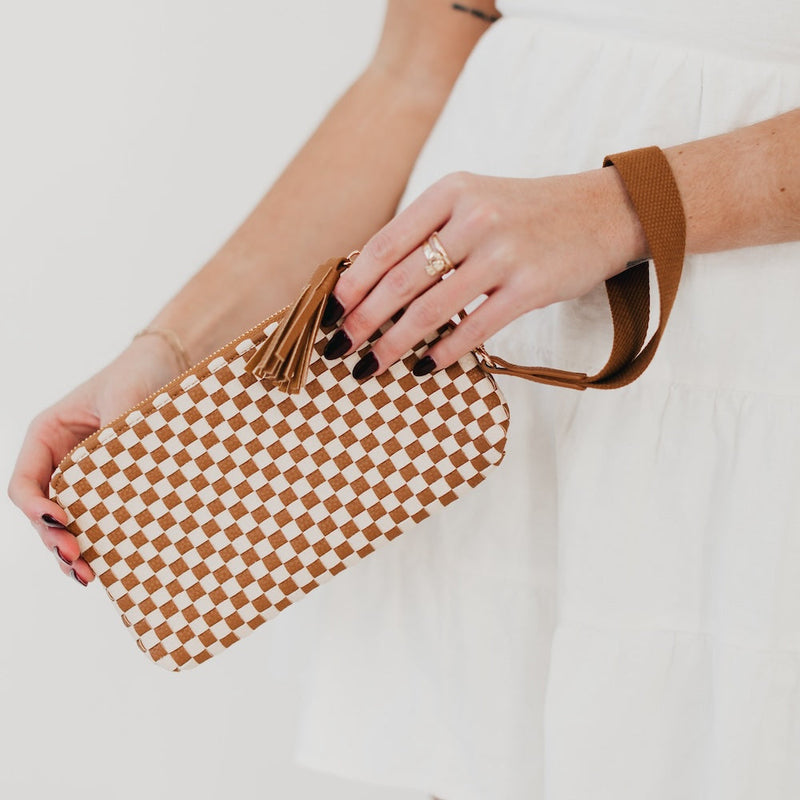 EMMA WOVEN CLUTCH WRISTLET - Checkered Brown (Pretty Simple Bags)