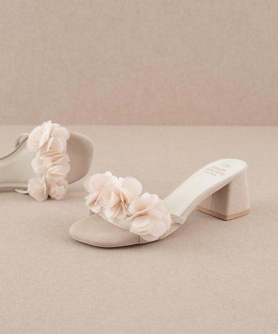 The Noor light grey Romantic petal heels