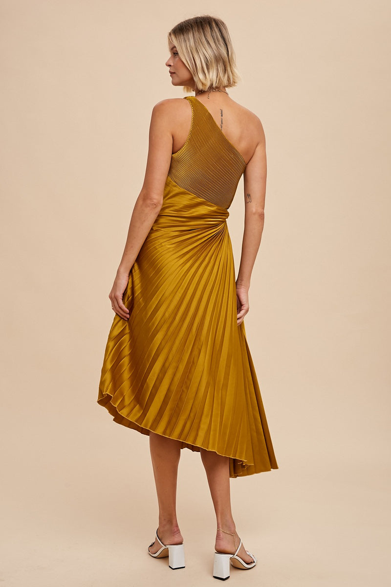ACCORDION PLEATED ONE SHOULDER DRESS in Gold