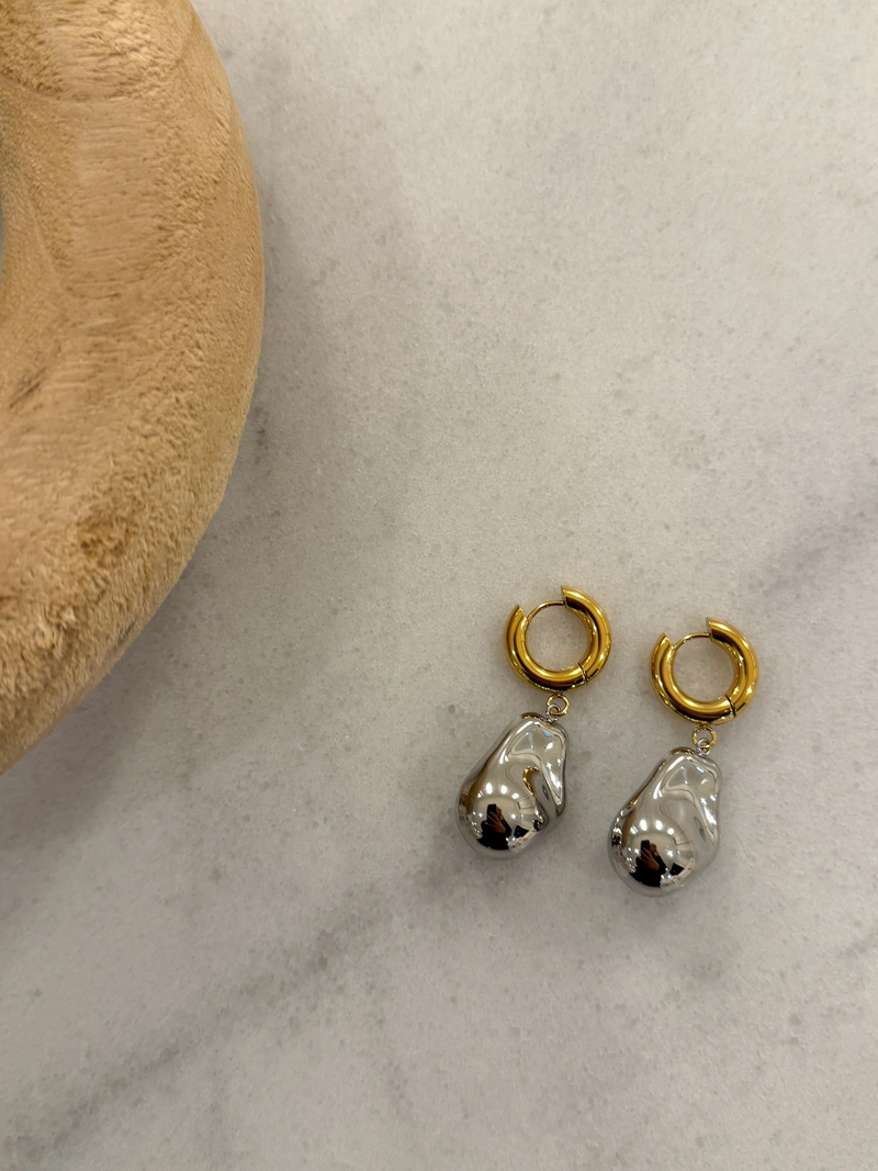 TWO TONED SADIE EARRINGS - CHANSUTTPEARLS